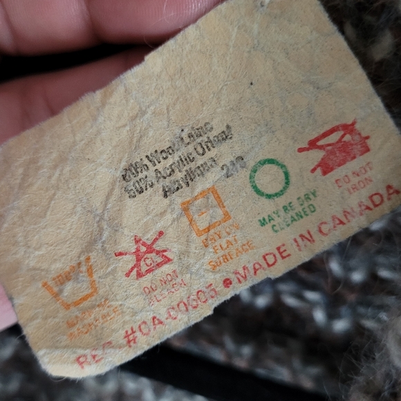 CALDWELL OF CANADA | vintage wool blend thick knit button up sweater cardigan - Picture 7 of 7